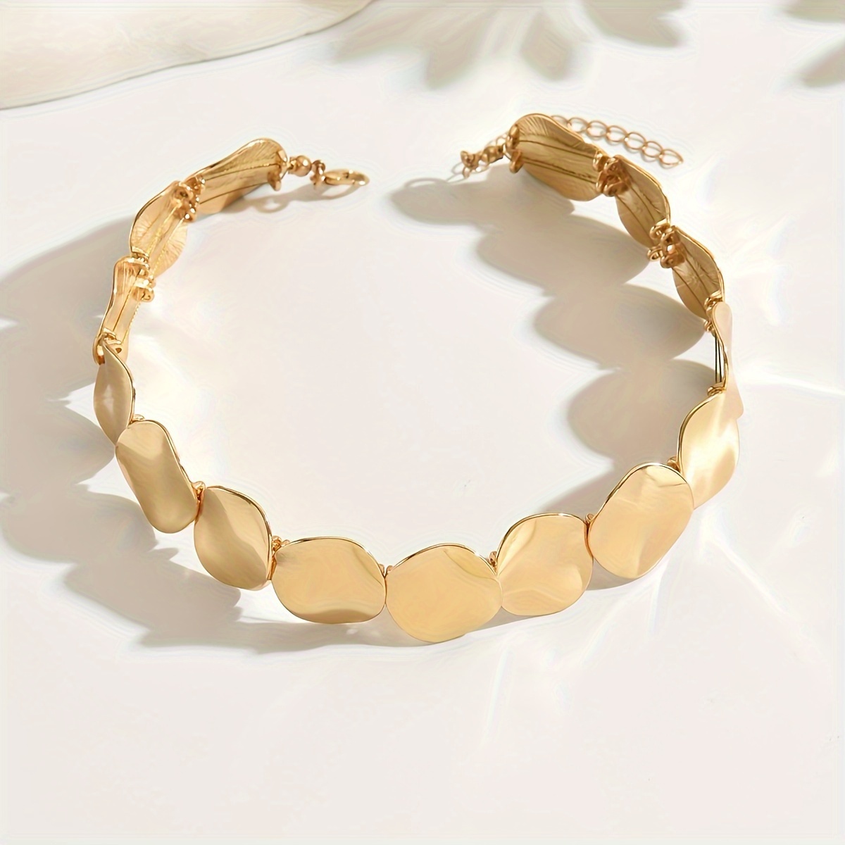 Vintage Geometric Circle Pattern Choker Necklace